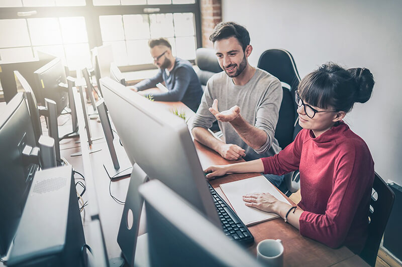 بررسی روند قیمت آیفون‌های دست‌دوم در بازار ایران